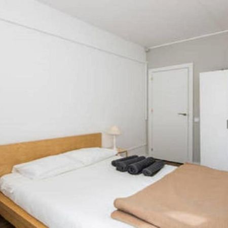 Sagarda Familia Private Sunny Room Barcelona Exterior photo